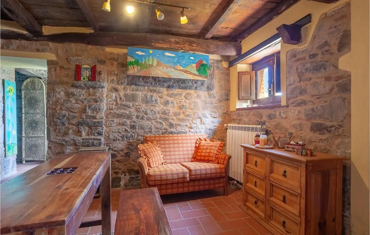 4 Bedroom Gorgeous Home In Colognora Di Pescaglia Vetriano Italy