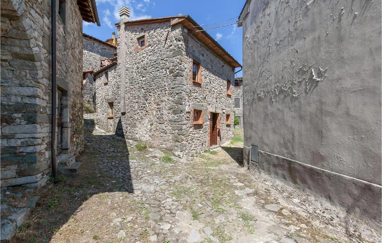 4 Bedroom Gorgeous Home In Colognora Di Pescaglia Vetriano 0*,  Italy